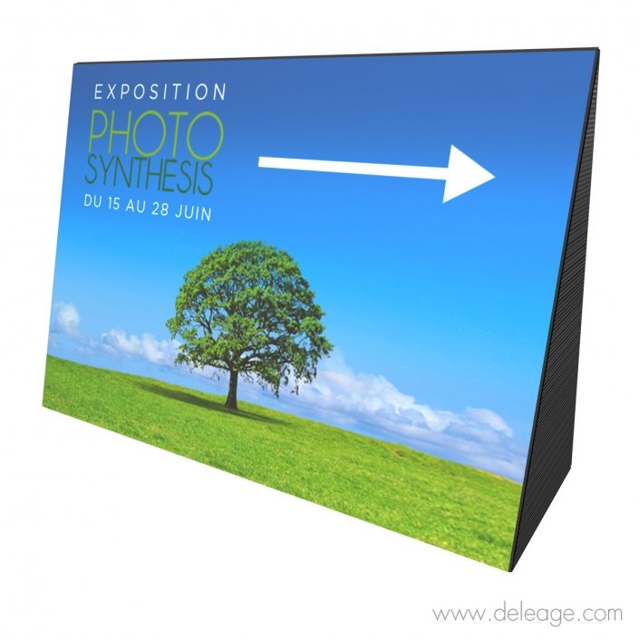 Totem-exterieur-évènementiel-pyramide