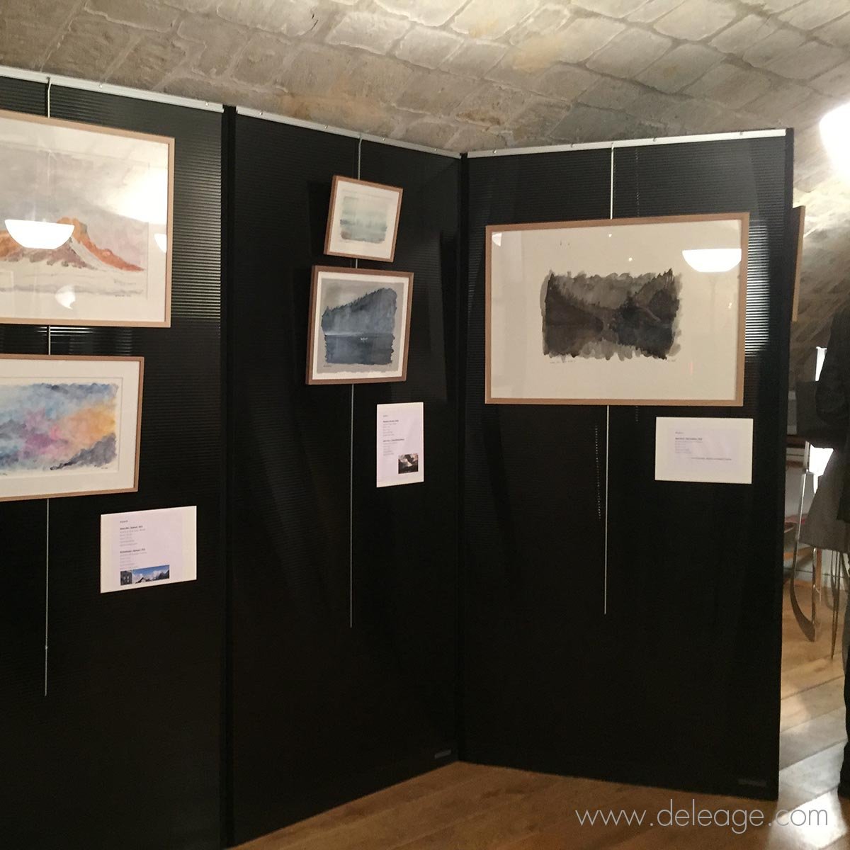 exposition-tableaux-cimaises-rails-1