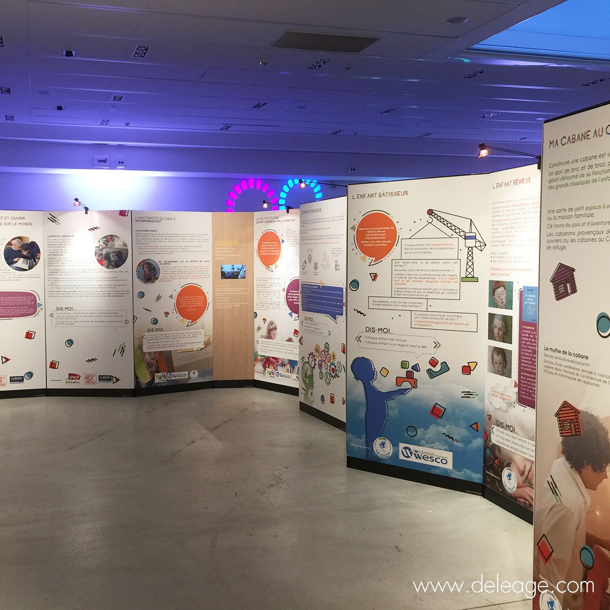 panneau-exposition-spot-zig-zag-1