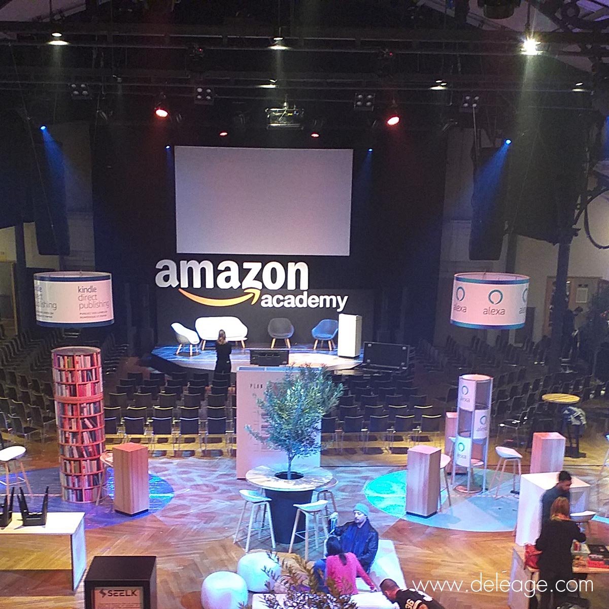 exposition-tour-vitrine-4