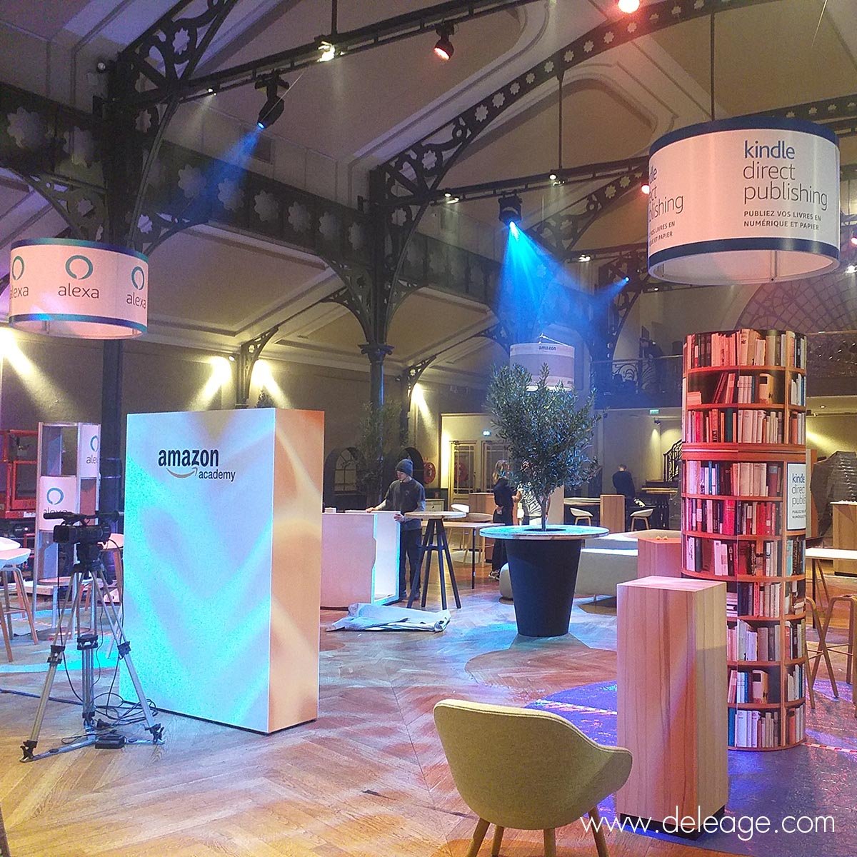 tour-exposition-vitrine-1