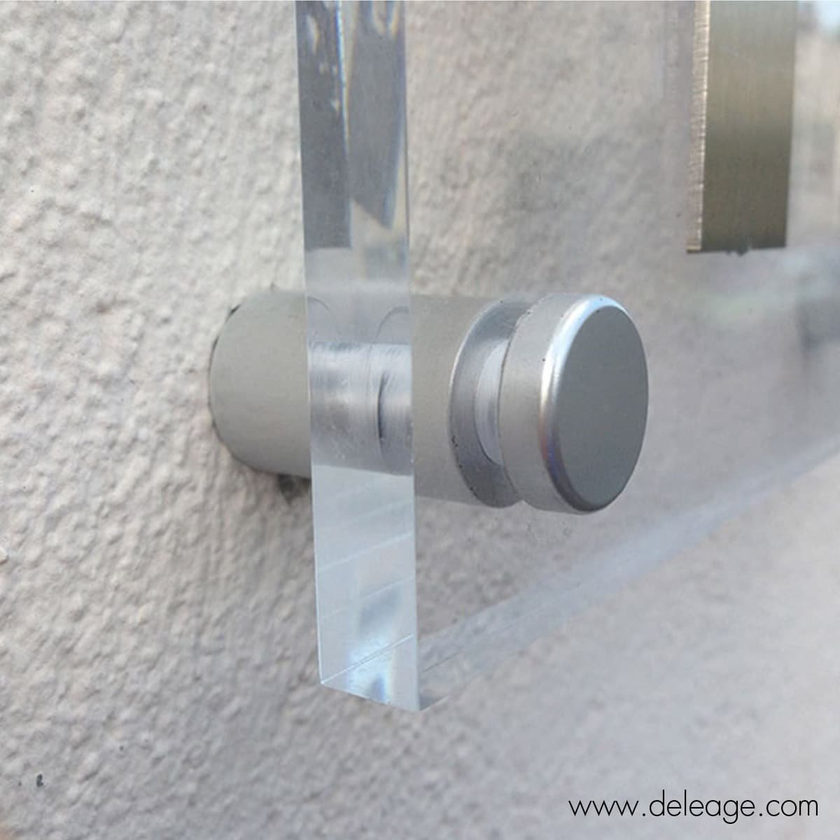 attache-murale-aluminium-pour-plaque-plexi