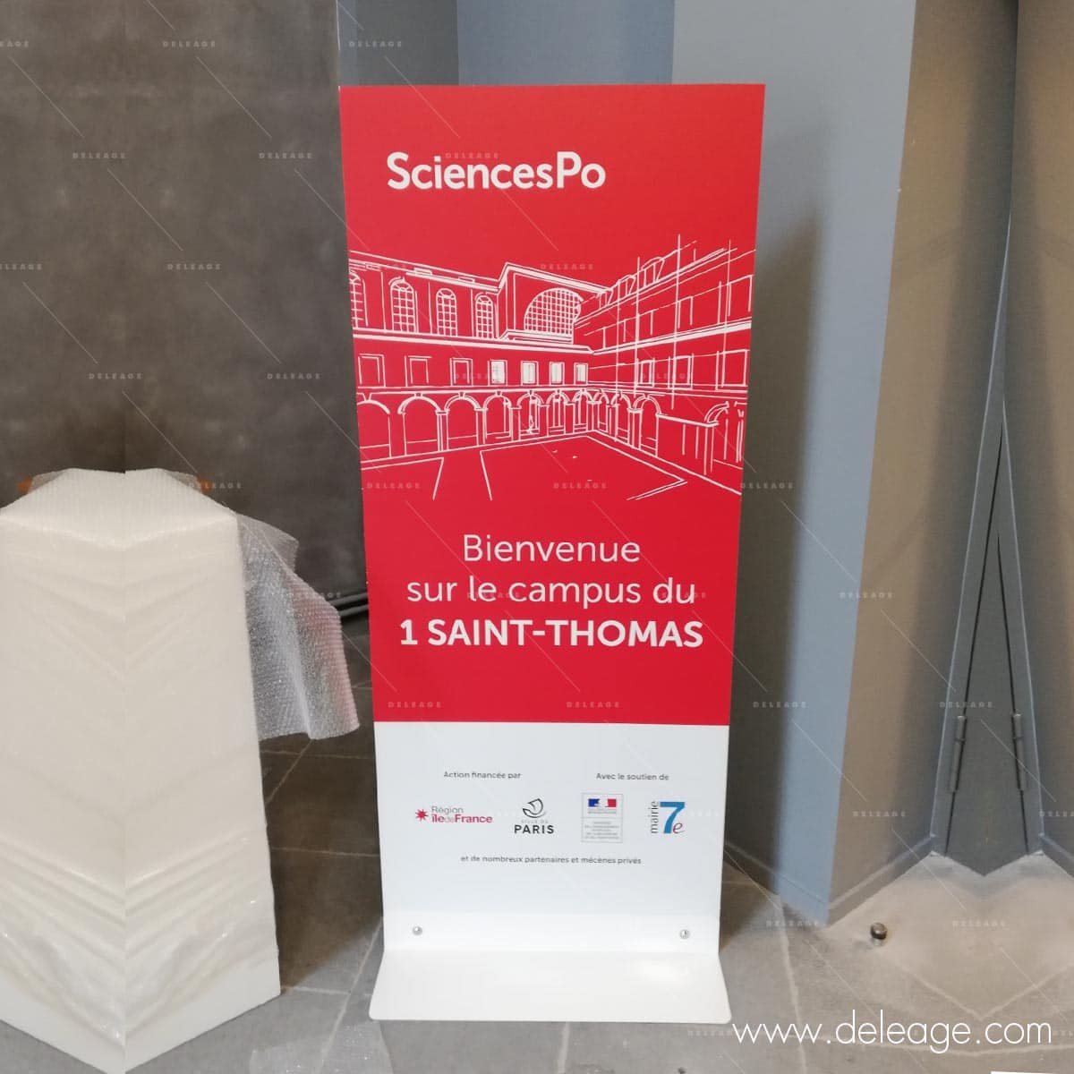 exposition-panneau-autoportant-exterieur-sur-embase-4