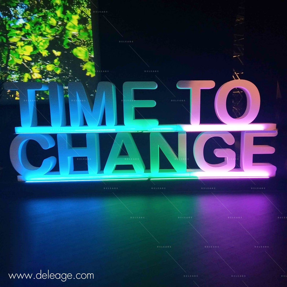 lettrage-polystyrène.avec-eclairage-couleur