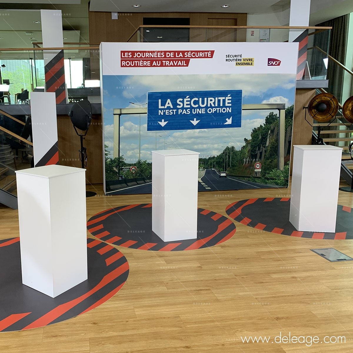 stele-de-presentation