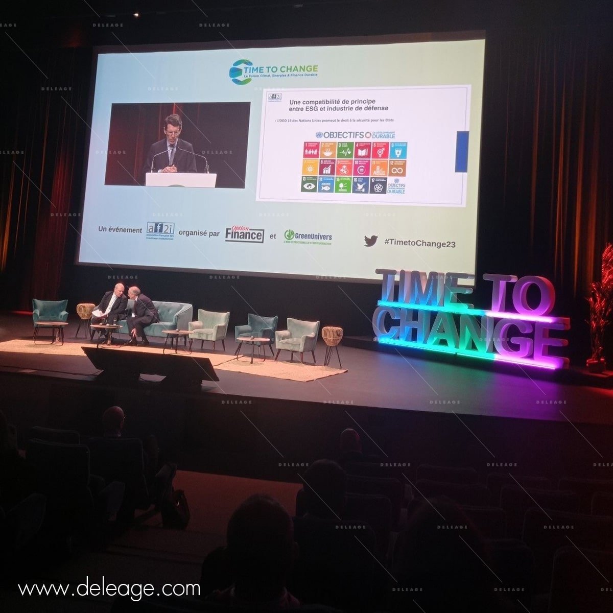 texte-en-volume-pose-sur-la-scene Texte en volume sur scène