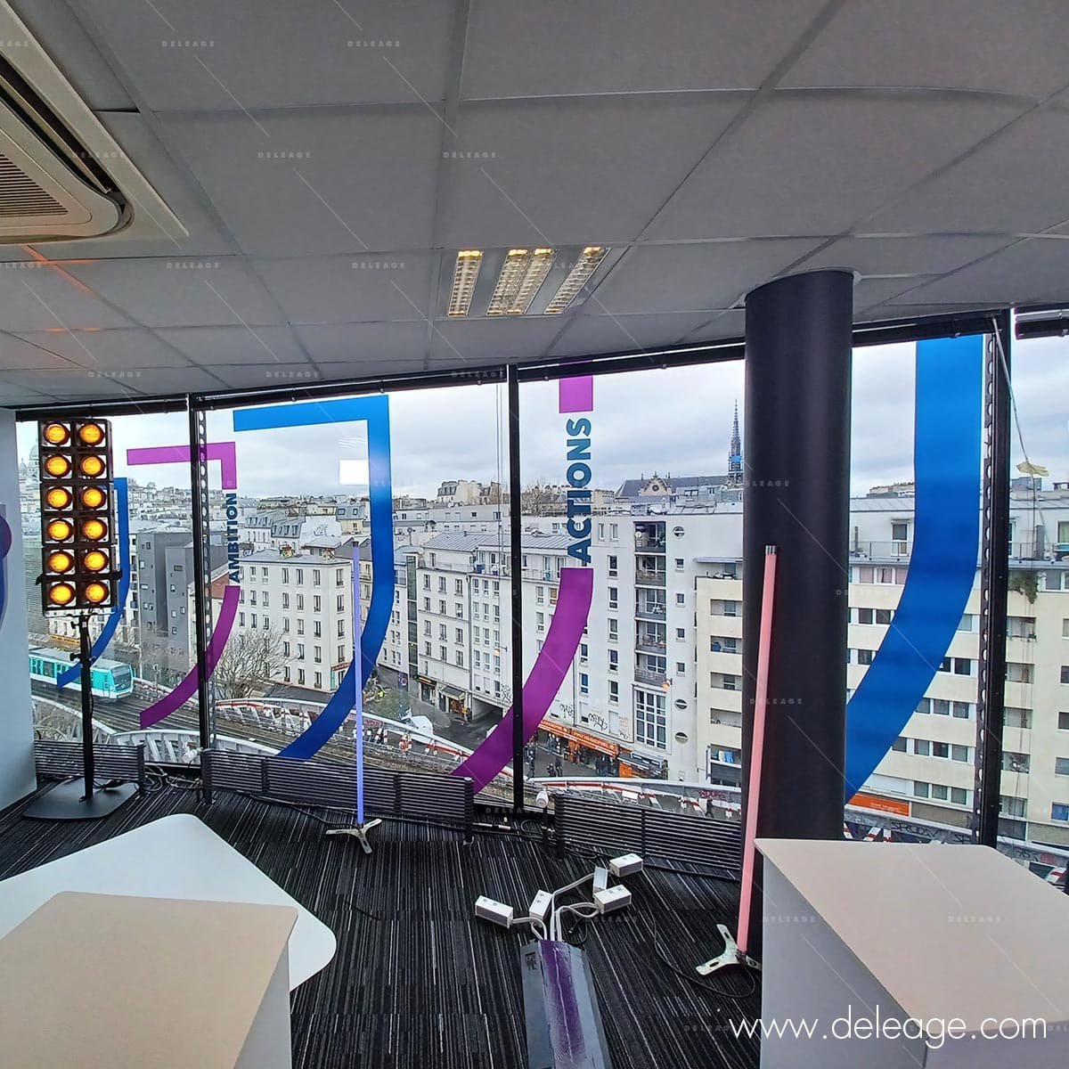 vitrophanie-et-panneau-autoportant