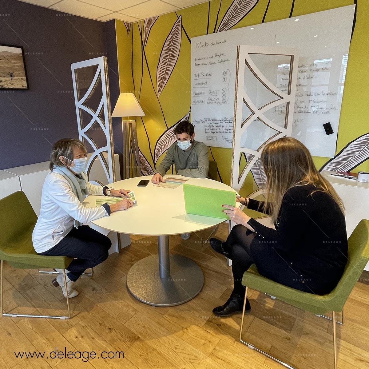 totem-carton-deco-transparent-8