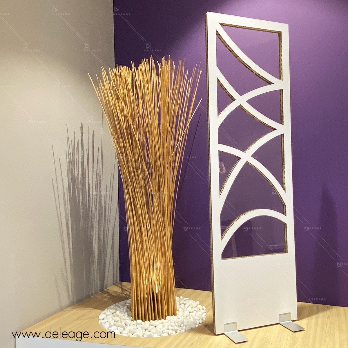 totem-carton-deco-transparent-pieds-aluminium-2